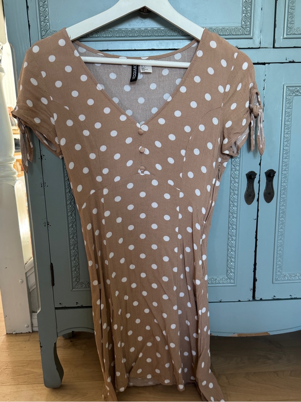 H&M Brown/Tan Polka Dot Short Sleeve V-Neck Dress